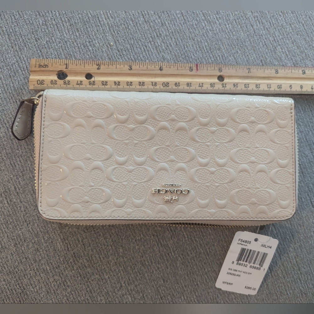 Coach debossed platinum signature wallet cream patent Leather card zip